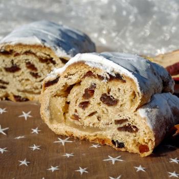 christstollen, weihnachtsstollen, stollen, weihnachtsbäckerei, kuchen, süß, puderzucker, rosinen, fruchtig, lecker, lebensmittel, weihnachtsgebäck, festtagsgebäck, gebäck, weihnachtlich, süßigkeit, weihnachtszeit, christstollen, christstollen, stolle